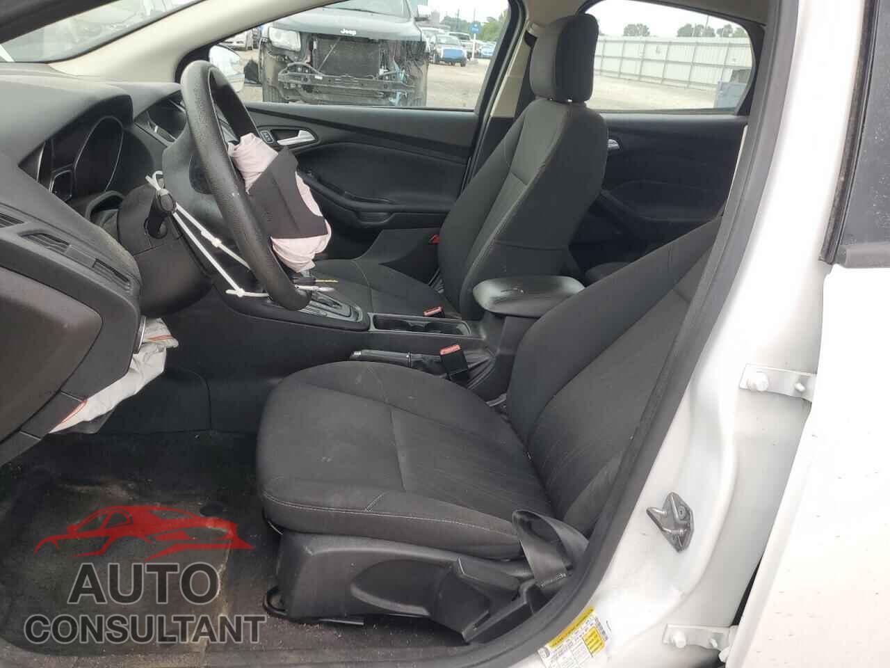 FORD FOCUS 2016 - 1FADP3F23GL247633