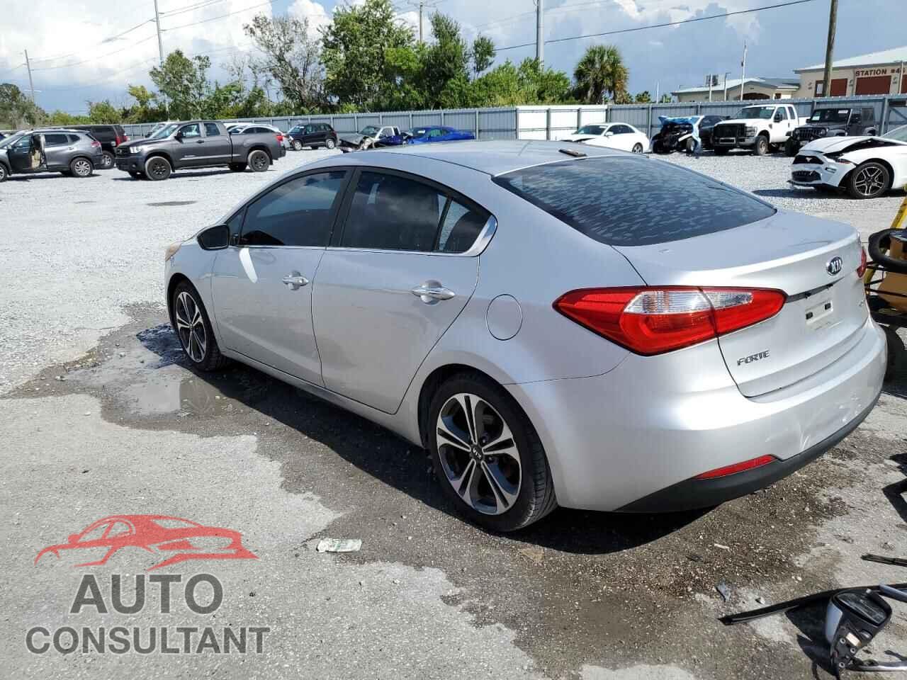 KIA FORTE 2015 - KNAFX4A87F5328607