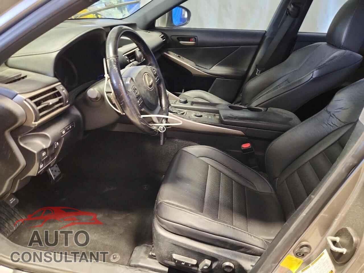 LEXUS IS 2017 - JTHBA1D21H5042827