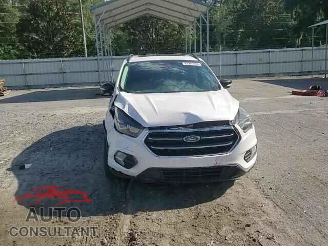 FORD ESCAPE 2017 - 1FMCU0J9XHUB73149