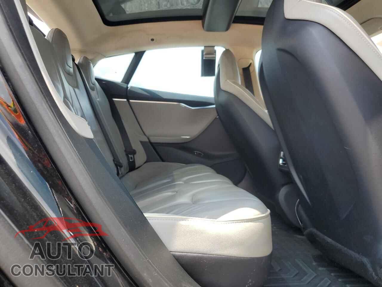 TESLA MODEL S 2013 - 5YJSA1DP9DFP08595