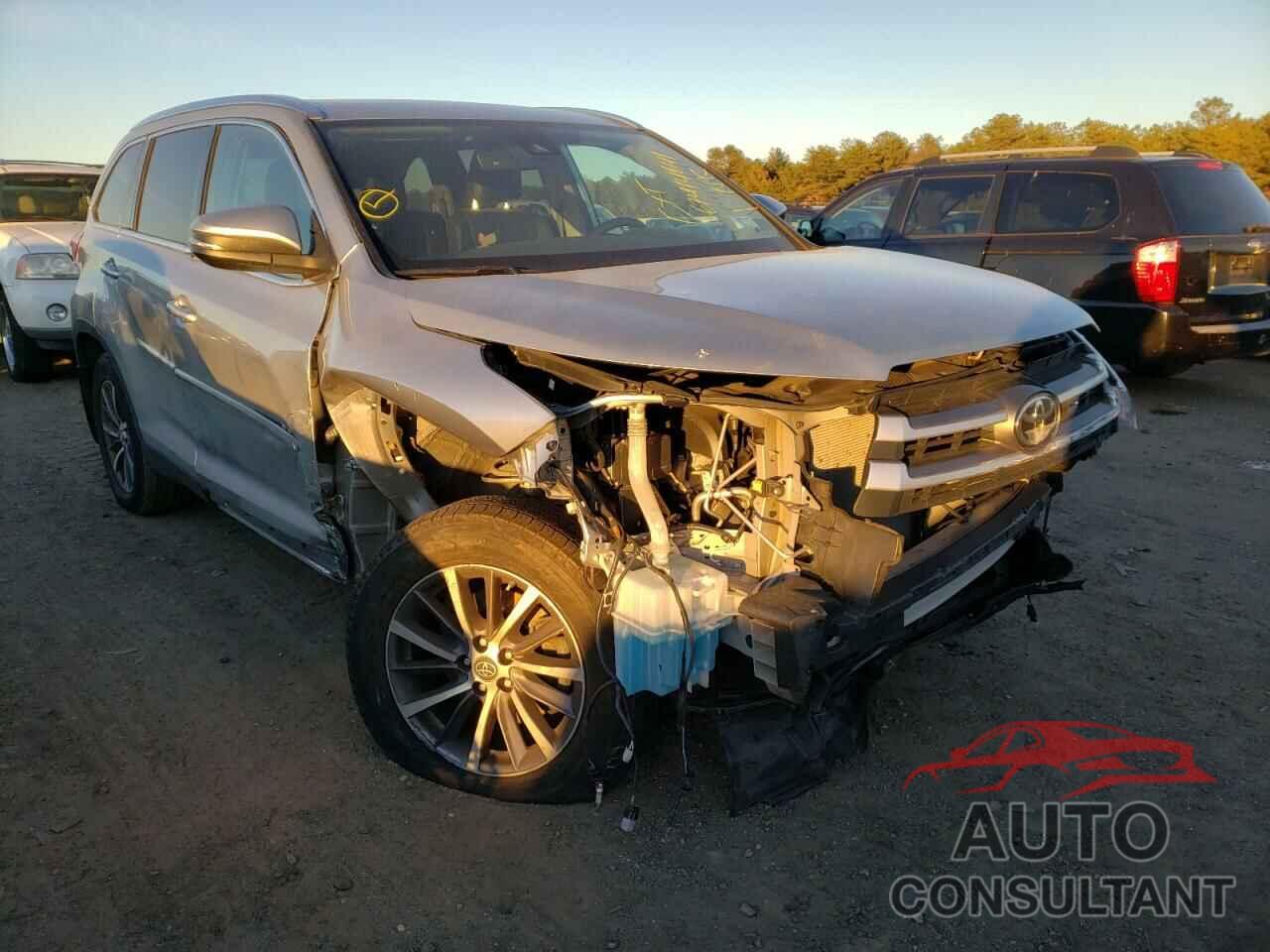 TOYOTA HIGHLANDER 2019 - 5TDJZRFH7KS701453