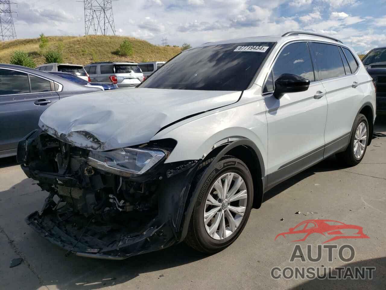 VOLKSWAGEN TIGUAN 2018 - 3VV2B7AX1JM162923