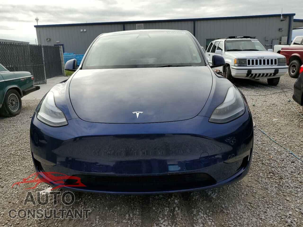 TESLA MODEL Y 2021 - 5YJYGDEF5MF252157