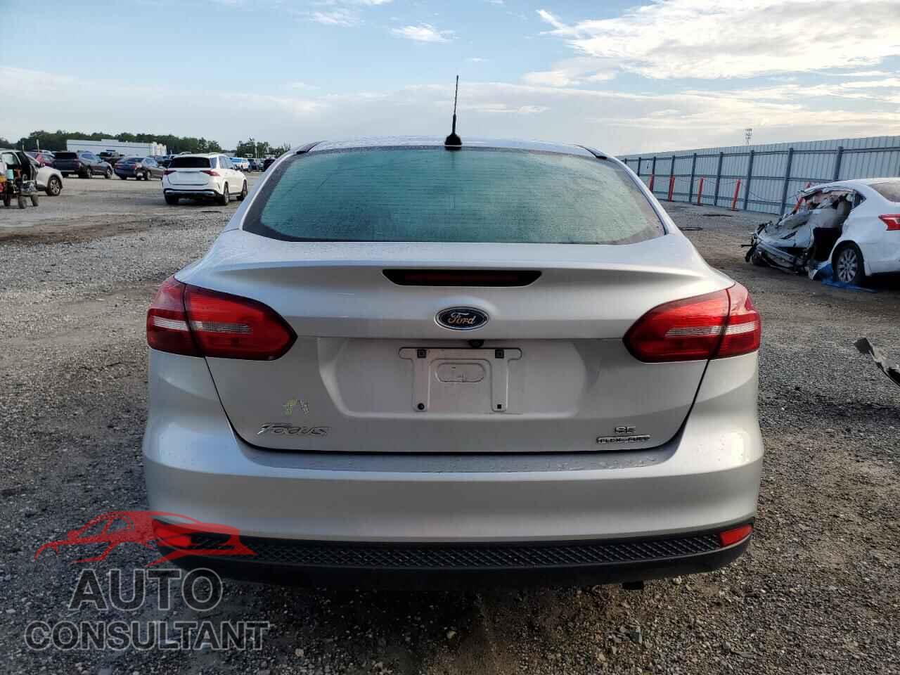 FORD FOCUS 2015 - 1FADP3F23FL376342