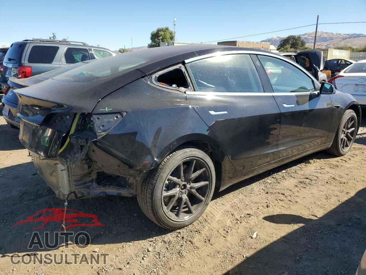 TESLA MODEL 3 2018 - 5YJ3E1EA3JF151875