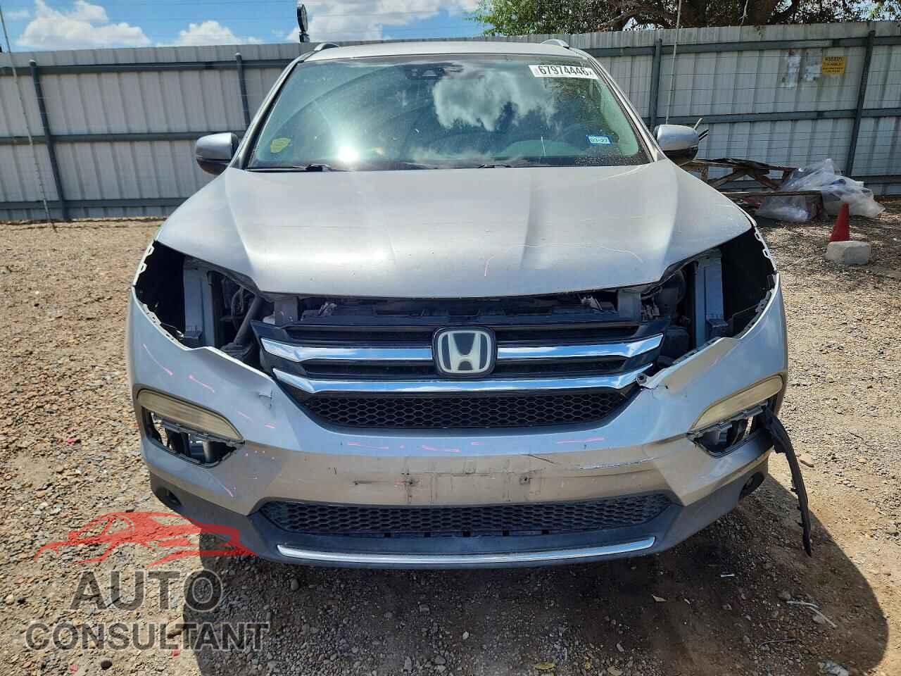 HONDA PILOT 2017 - 5FNYF6H05HB004888