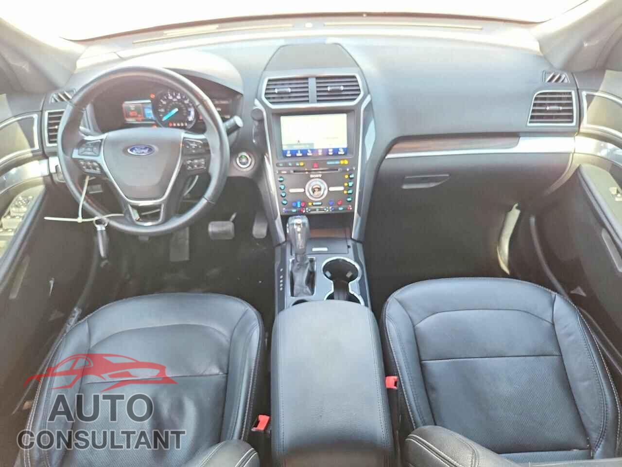 FORD EXPLORER 2018 - 1FM5K7F83JGB15220
