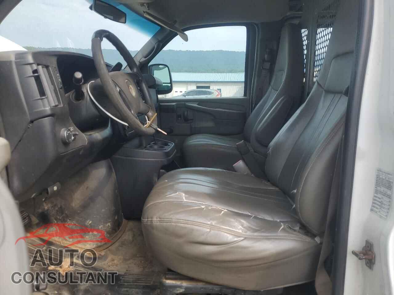 CHEVROLET EXPRESS 2011 - 1GCWGFCAXB1100214