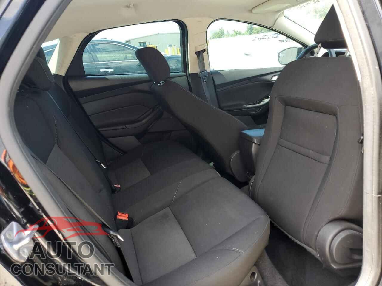 FORD FOCUS 2016 - 1FADP3K28GL397596