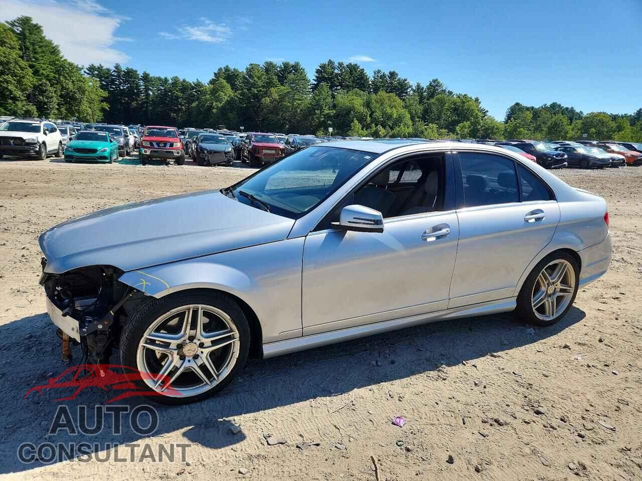 MERCEDES-BENZ C-CLASS 2013 - WDDGF8AB4DA782403