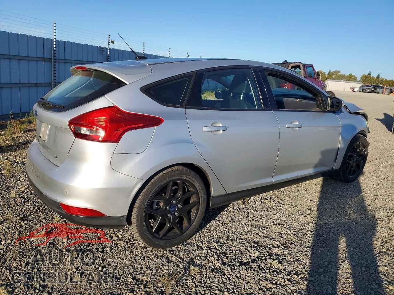 FORD FOCUS 2016 - 1FADP3K2XGL329218