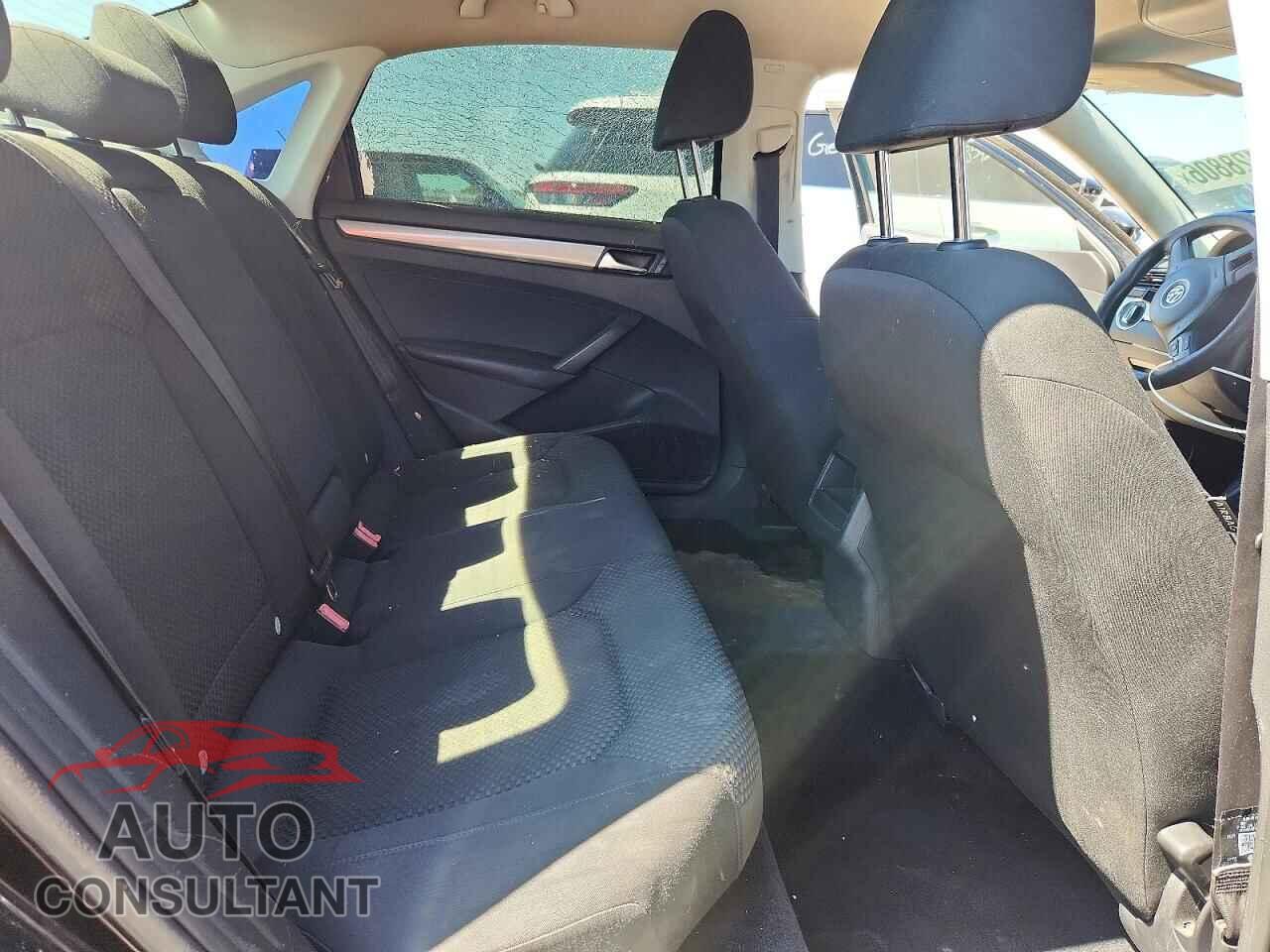 VOLKSWAGEN PASSAT 2014 - 1VWAP7A36EC002713
