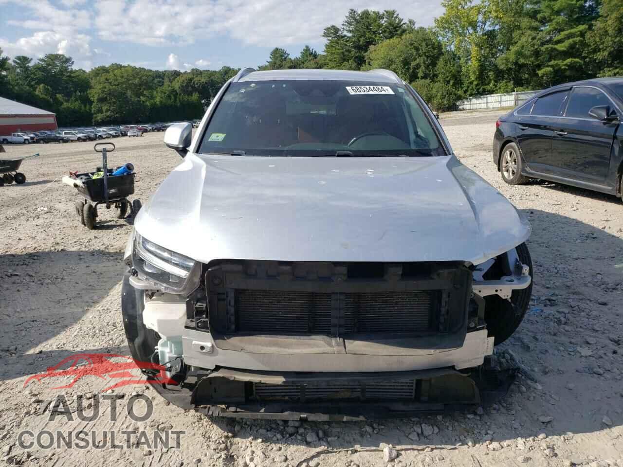 VOLVO XC40 2019 - YV4162XZ8K2008564