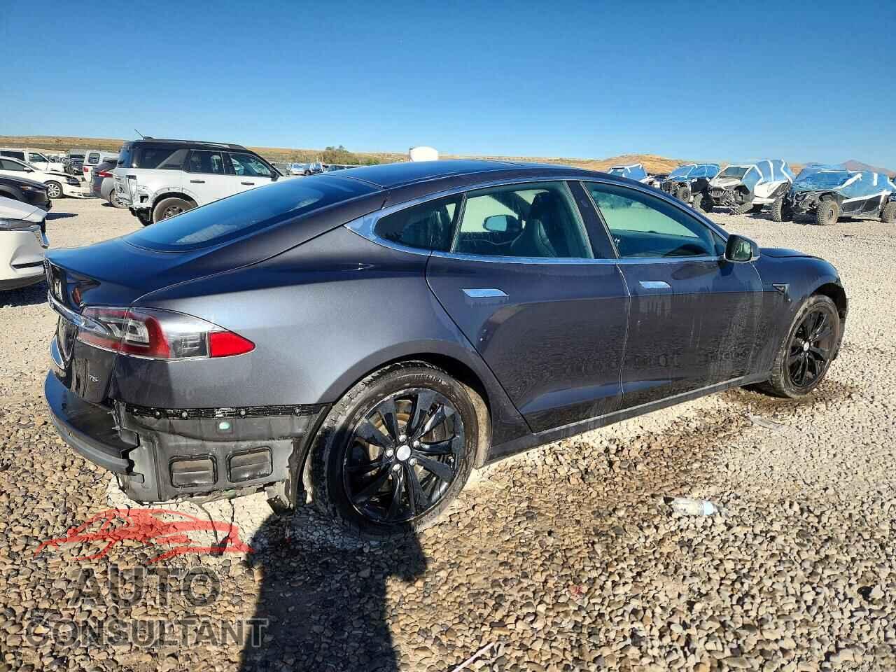TESLA MODEL S 2017 - 5YJSA1E17HF204322