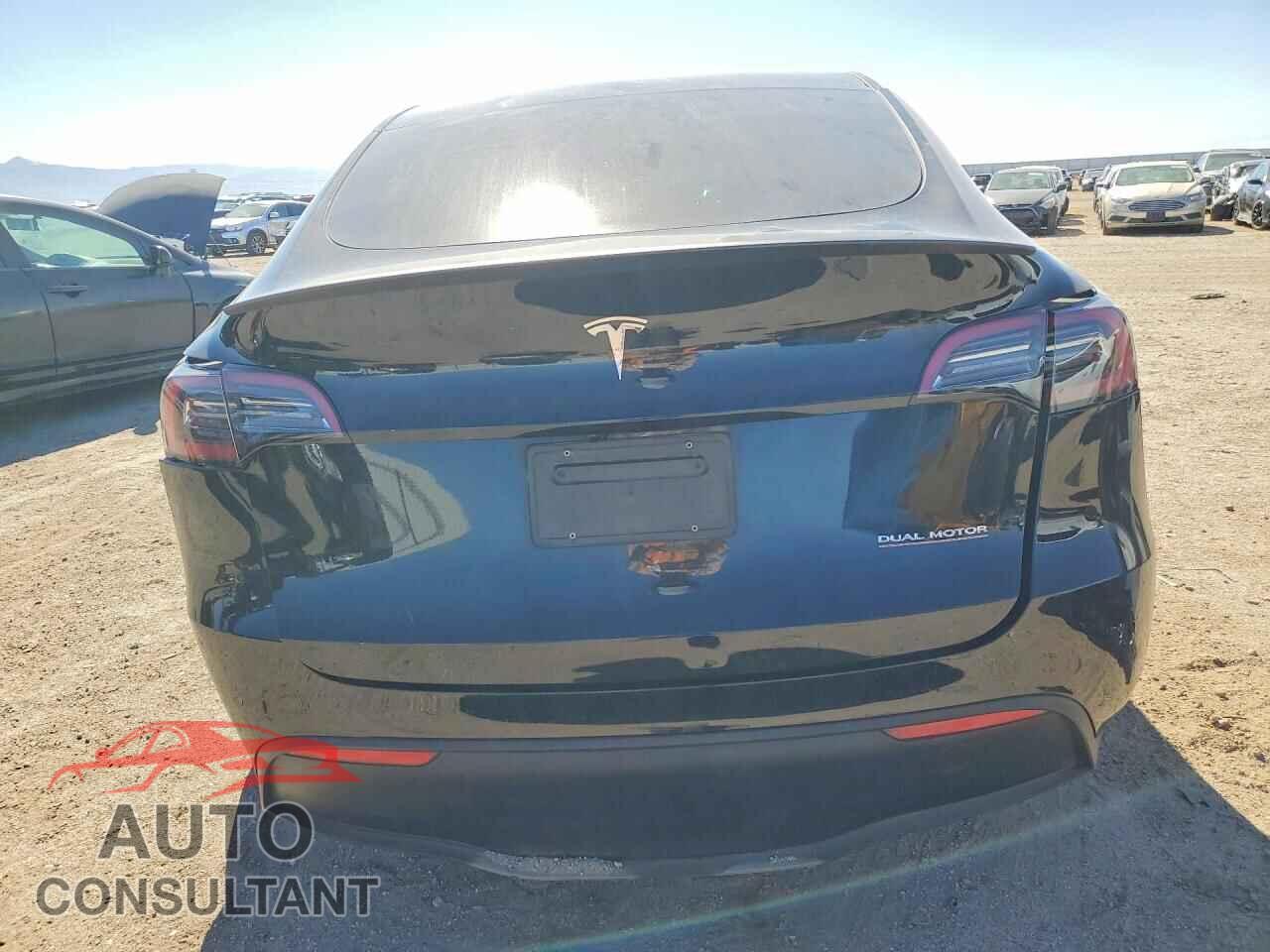 TESLA MODEL Y 2024 - 7SAYGDEF3RF057457