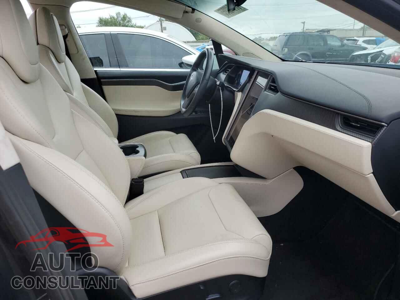 TESLA MODEL X 2018 - 5YJXCAE2XJF119084