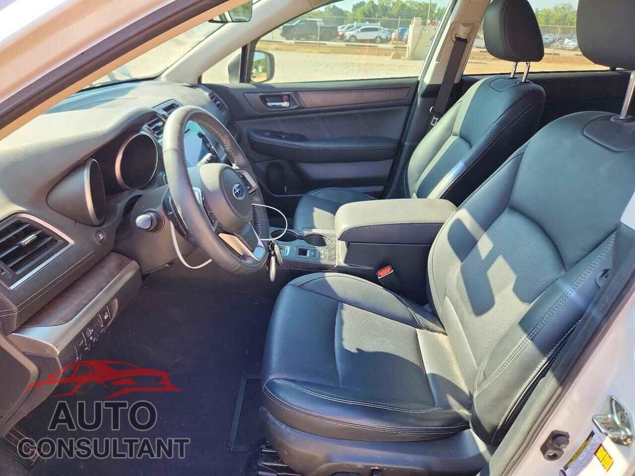 SUBARU OUTBACK 2018 - 4S4BSENC4J3379793