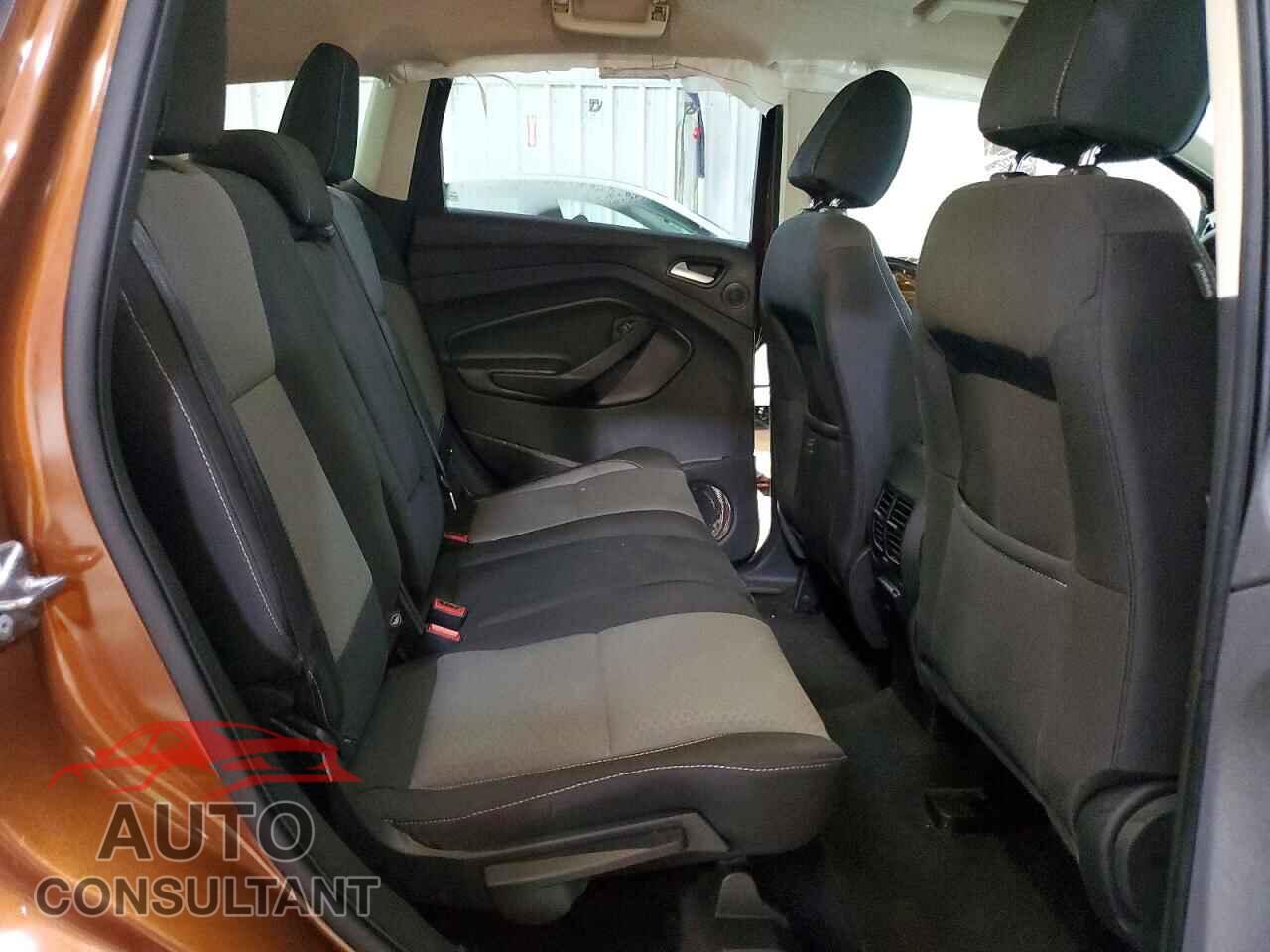 FORD ESCAPE 2017 - 1FMCU9G97HUE67765