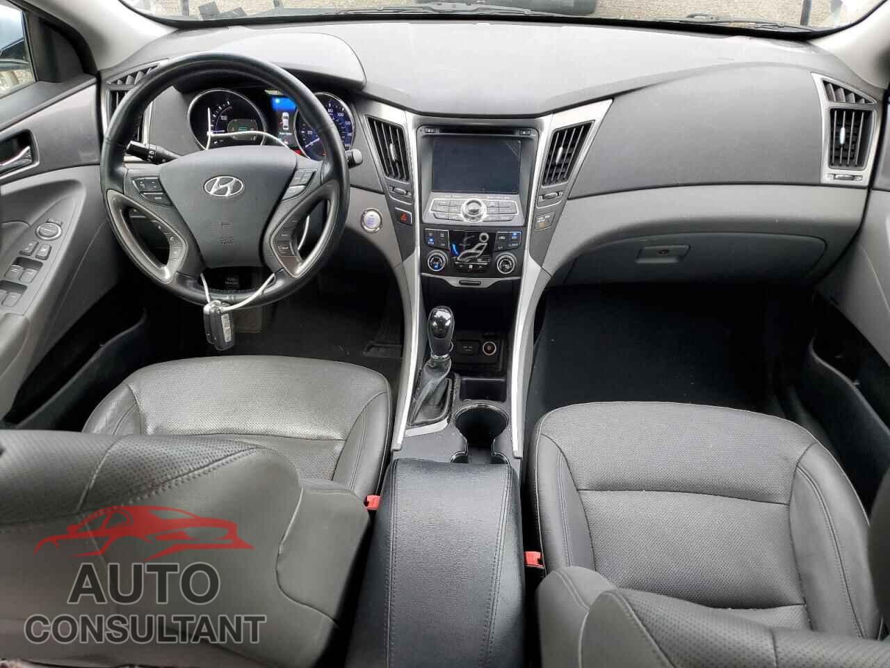 HYUNDAI SONATA 2013 - KMHEC4A43DA069475