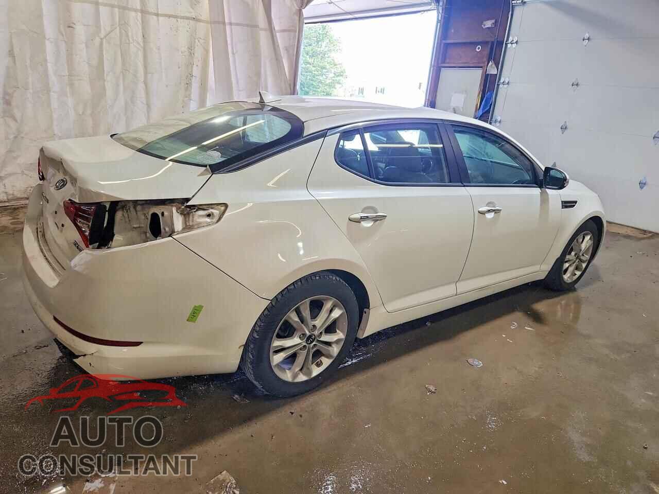 KIA OPTIMA 2011 - KNAGN4A79B5082834