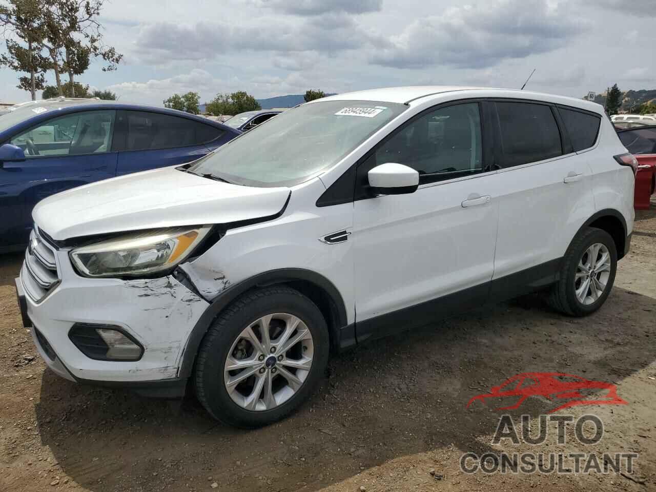 FORD ESCAPE 2017 - 1FMCU0GD3HUC80717