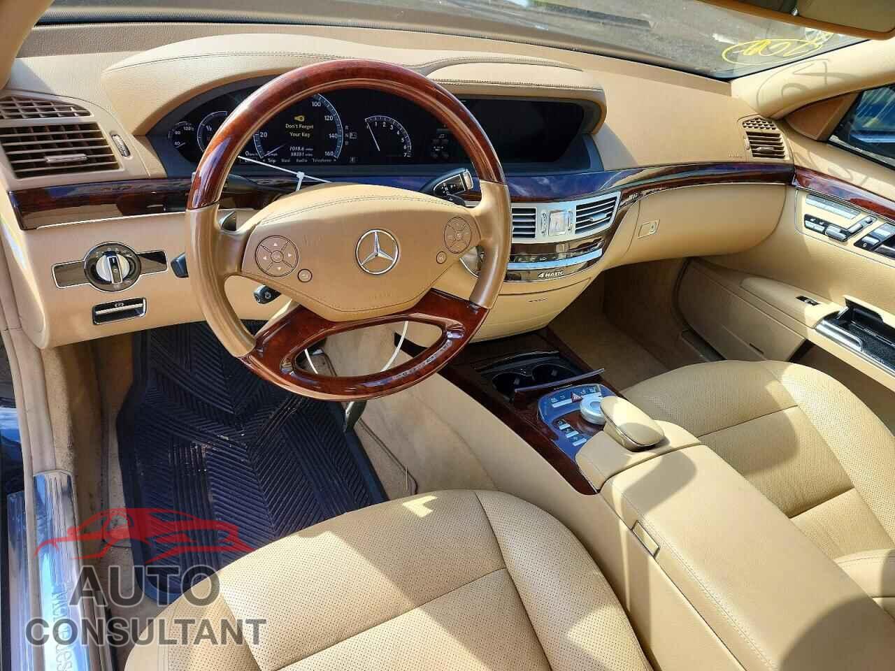 MERCEDES-BENZ S-CLASS 2011 - WDDNG8GB3BA400161