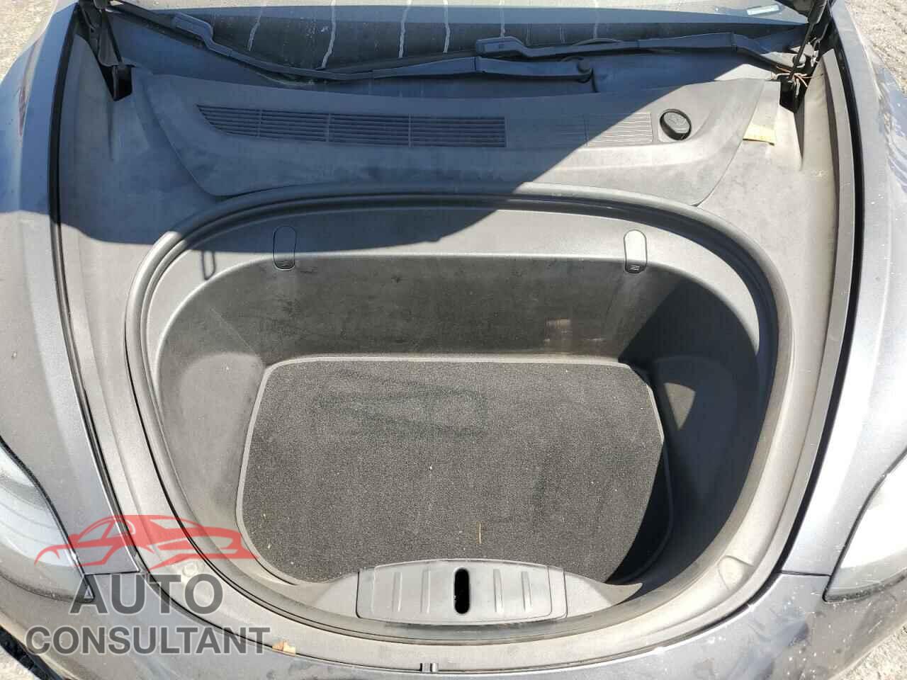 TESLA MODEL 3 2018 - 5YJ3E1EA1JF153477