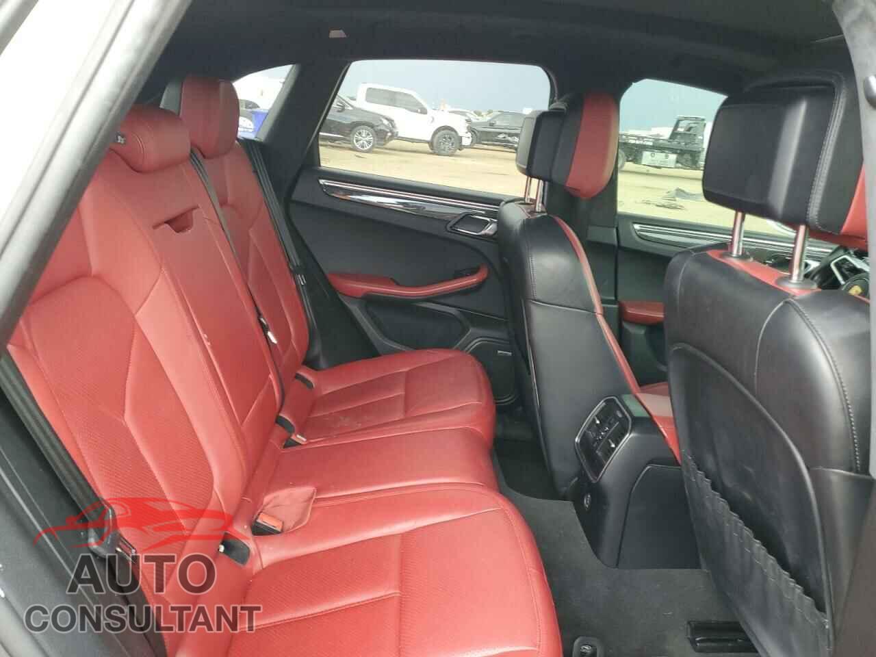 PORSCHE MACAN 2018 - WP1AF2A5XJLB70910