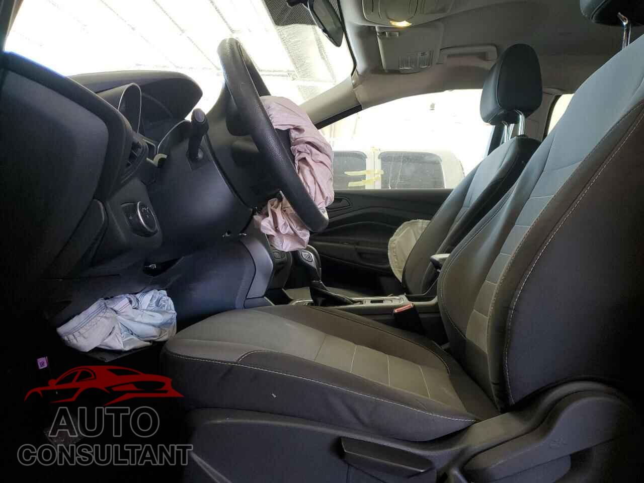 FORD ESCAPE 2017 - 1FMCU0F76HUB72927