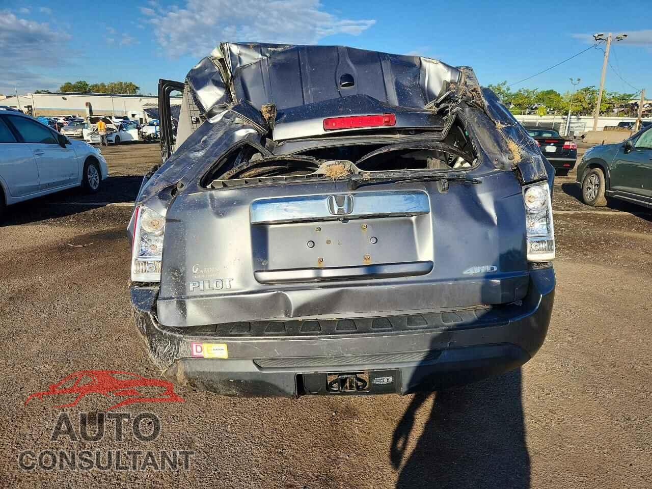 HONDA PILOT 2013 - 5FNYF4H52DB038197