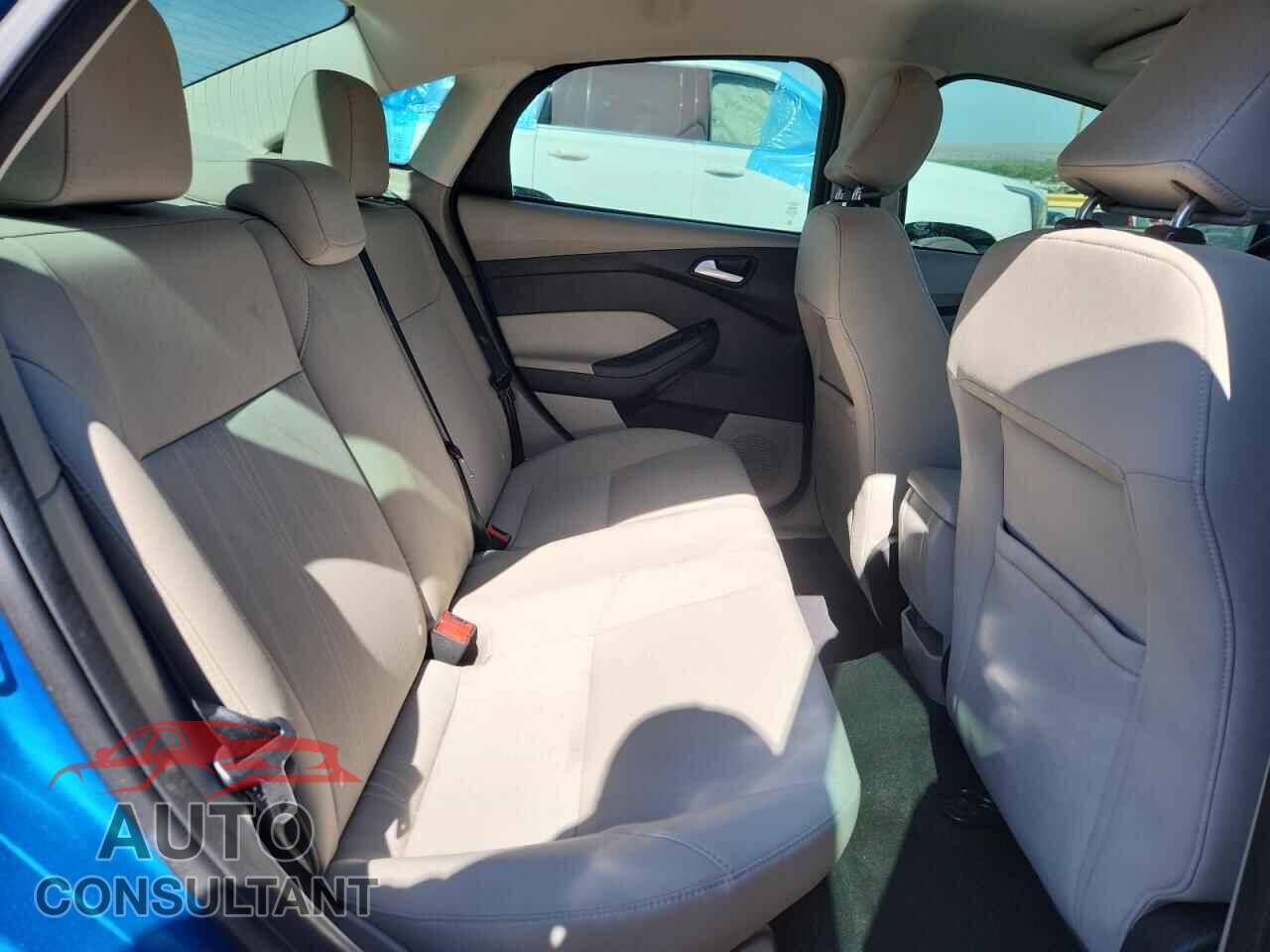 FORD FOCUS 2017 - 1FADP3F25HL258067