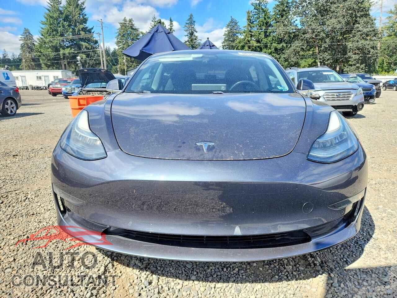 TESLA MODEL 3 2018 - 5YJ3E1EA0JF018877