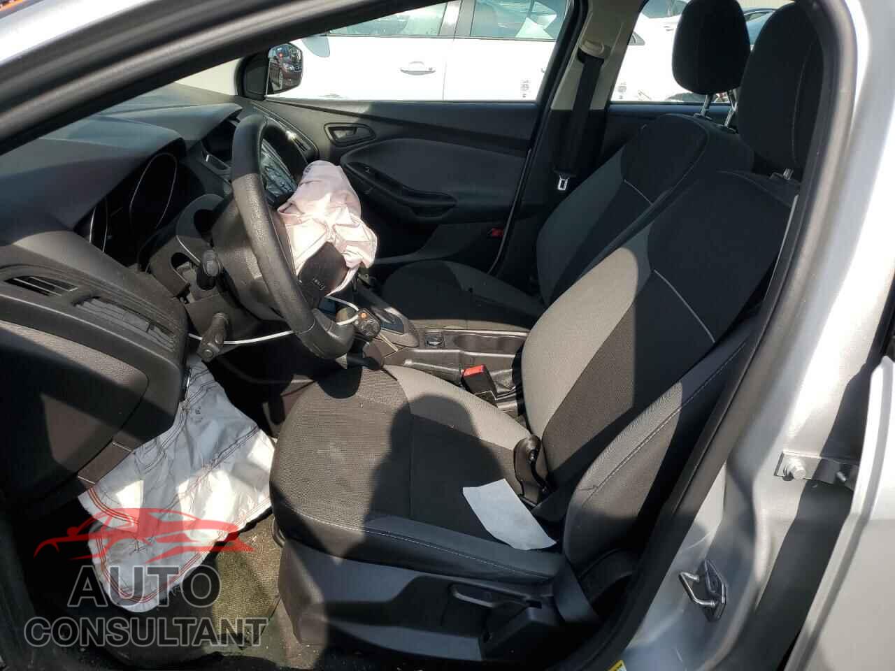 FORD FOCUS 2014 - 1FADP3E26EL434377