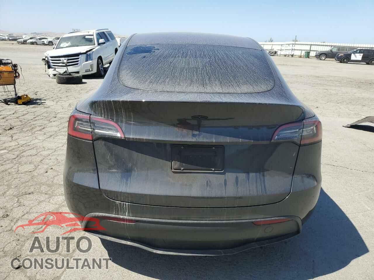 TESLA MODEL Y 2016 - 7SAYGDED7RF050963
