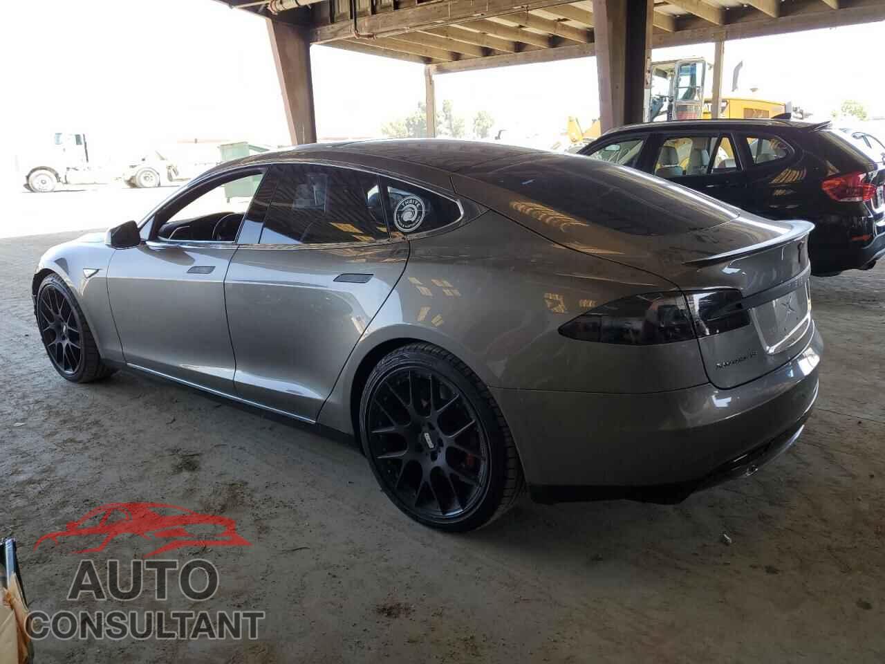 TESLA MODEL S 2015 - 5YJSA1V41FF100609