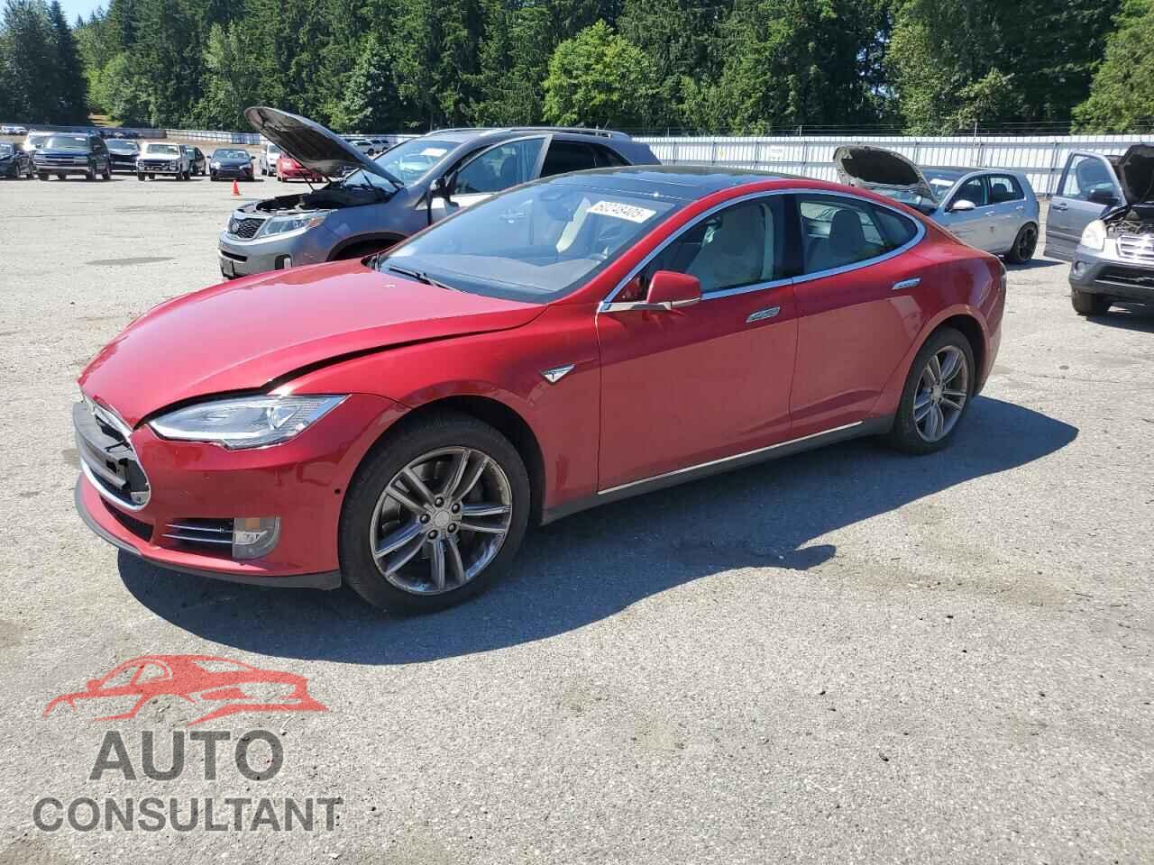 TESLA MODEL S 2015 - 5YJSA1E24FF118584