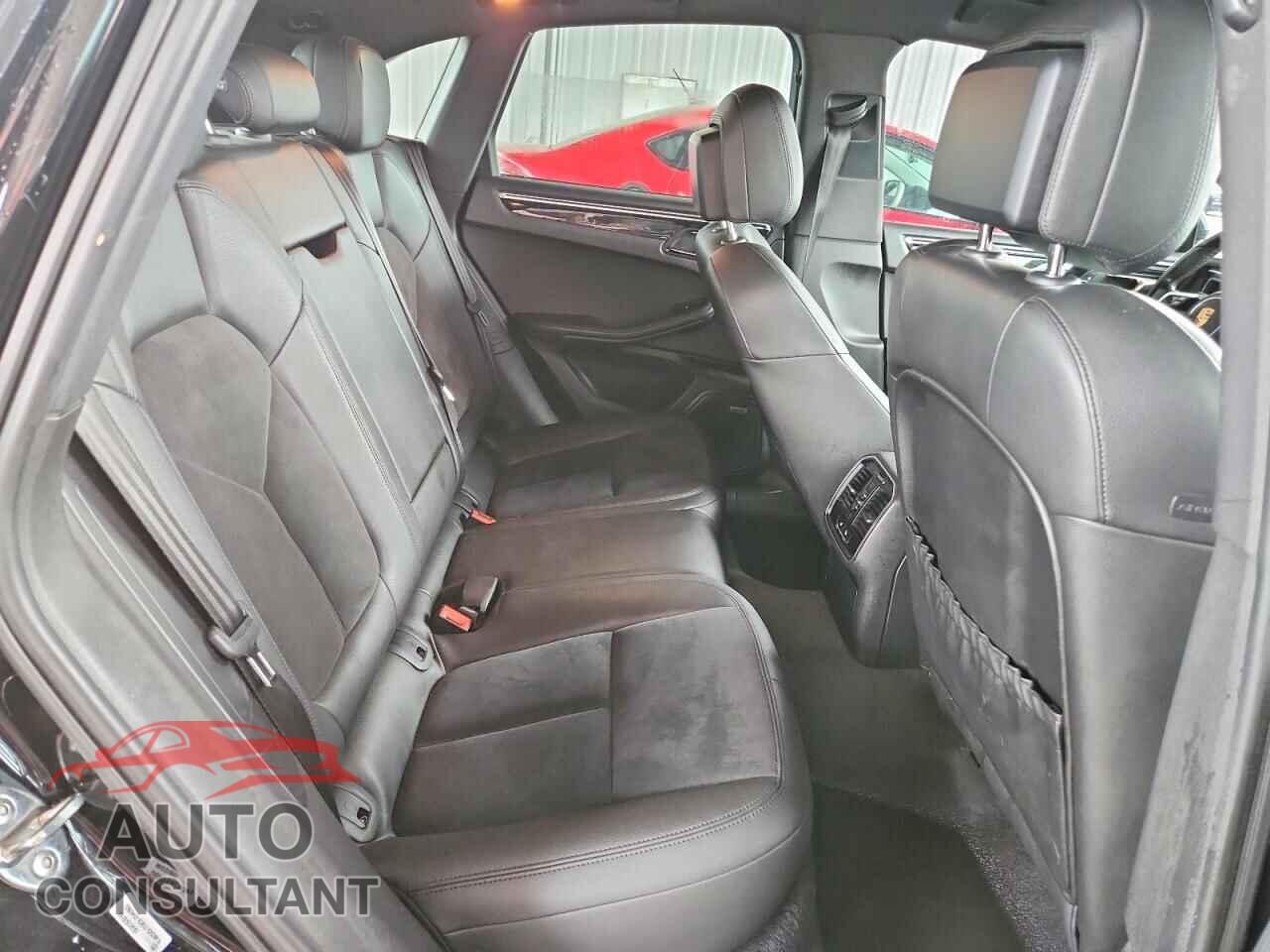 PORSCHE MACAN 2015 - WP1AB2A50FLB50538