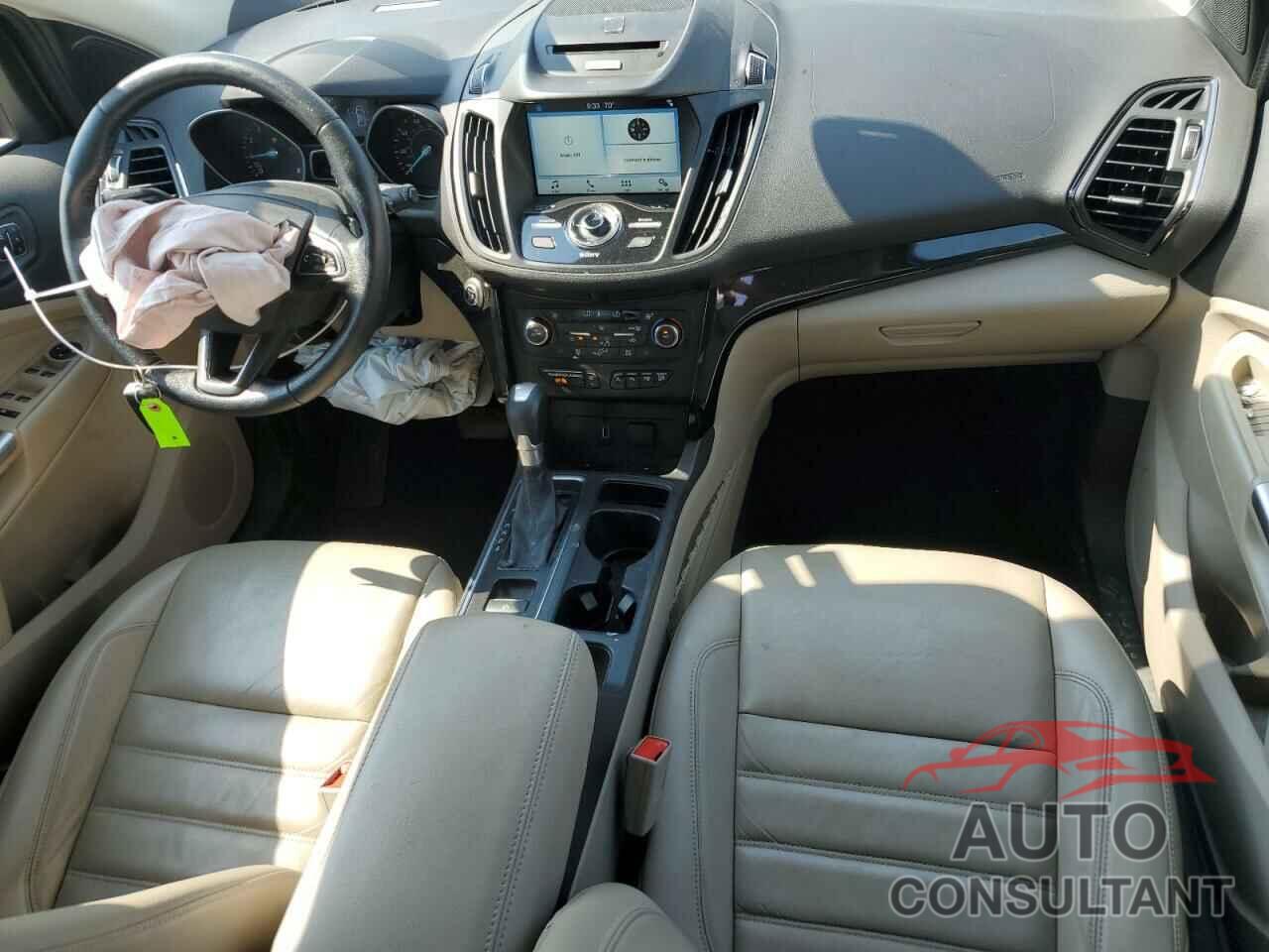 FORD ESCAPE 2017 - 1FMCU9J98HUB57598