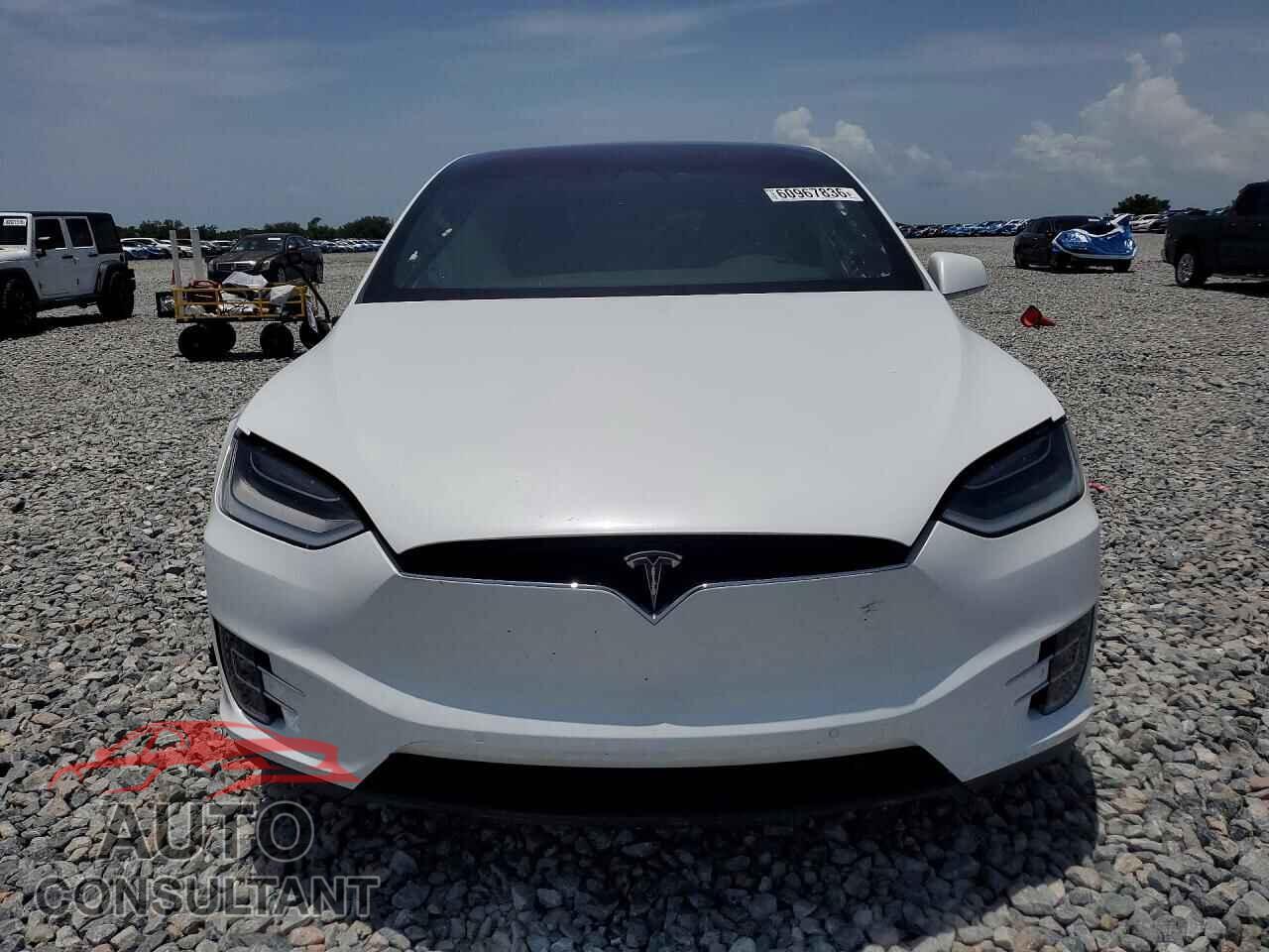 TESLA MODEL X 2018 - 5YJXCBE27JF118237