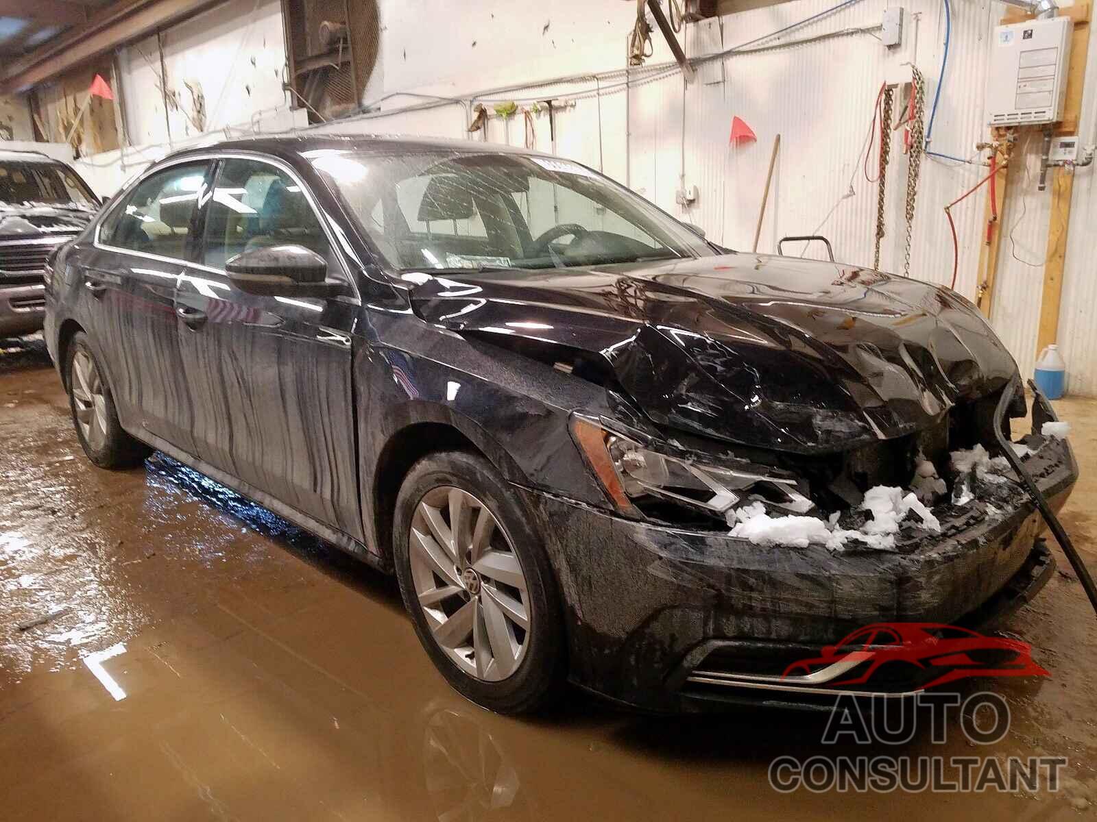 VOLKSWAGEN PASSAT 2018 - 1VWBA7A33JC021820