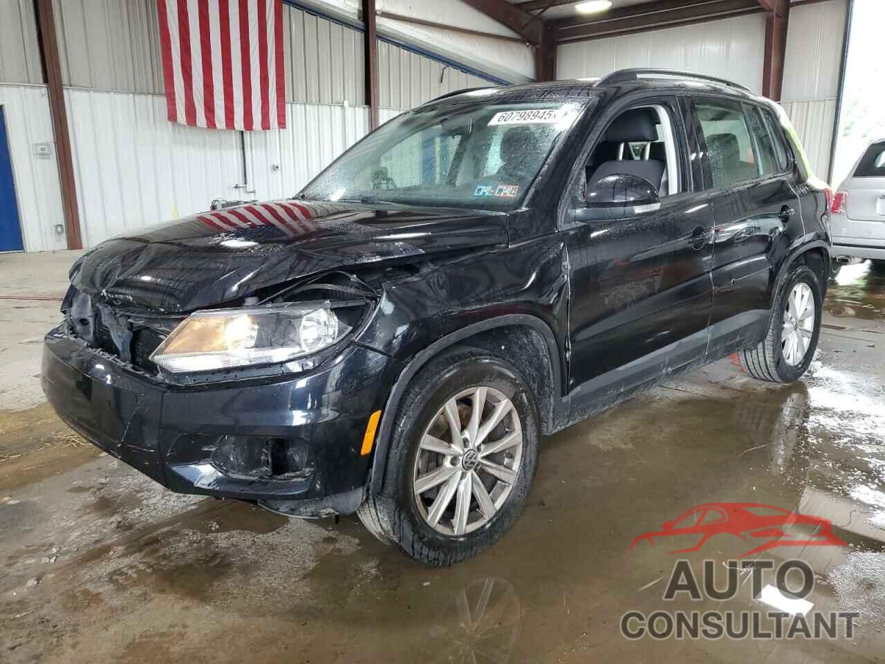 VOLKSWAGEN TIGUAN 2017 - WVGBV7AX3HK049266