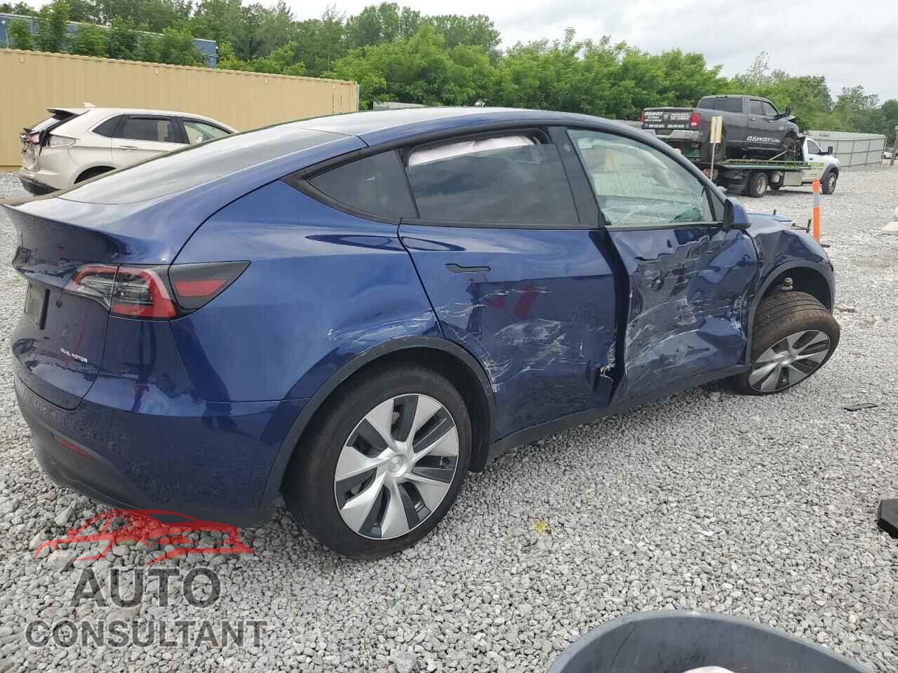 TESLA MODEL Y 2023 - 7SAYGAEEXPF583829