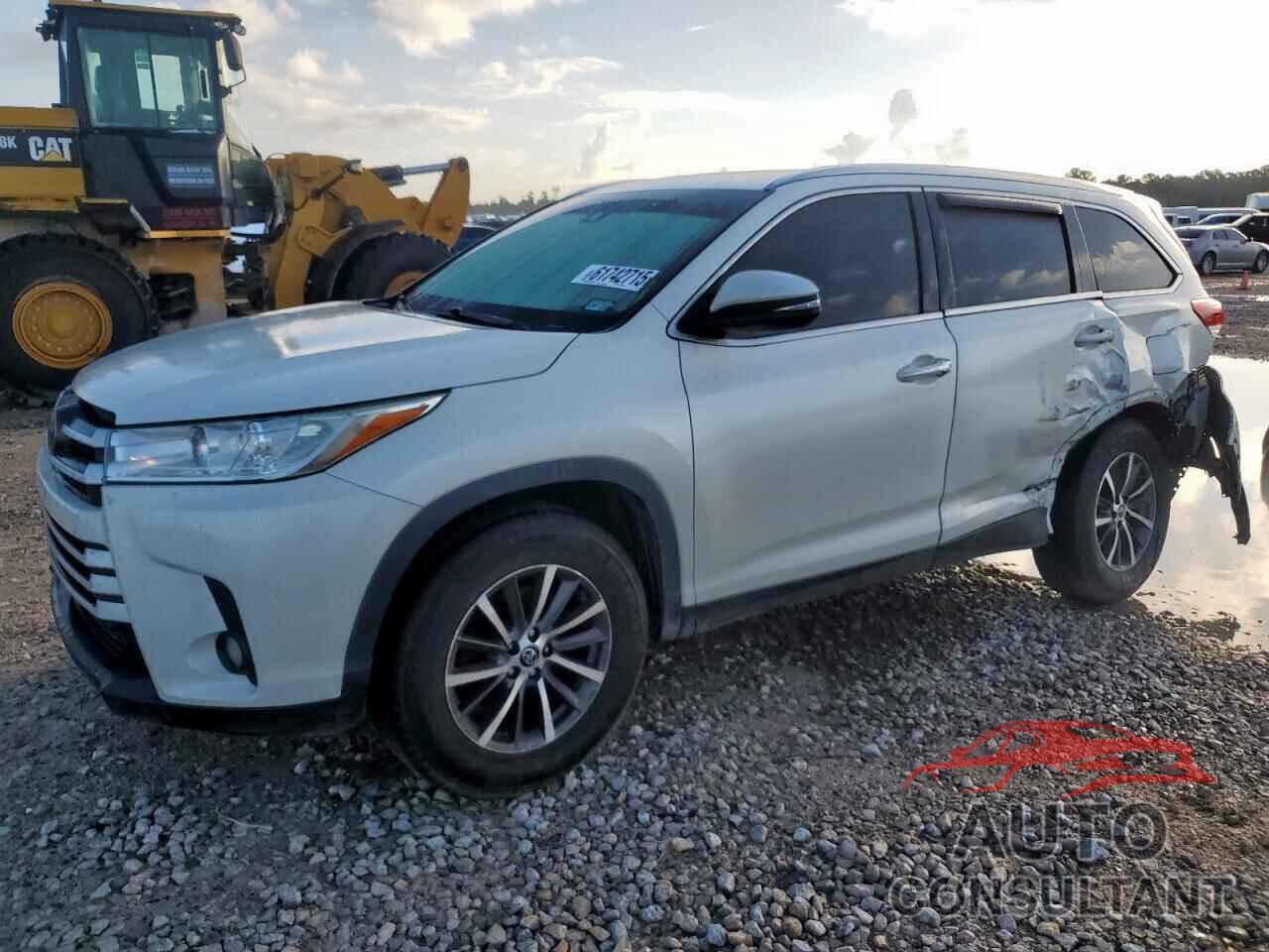 TOYOTA HIGHLANDER 2019 - 5TDKZRFH6KS557561