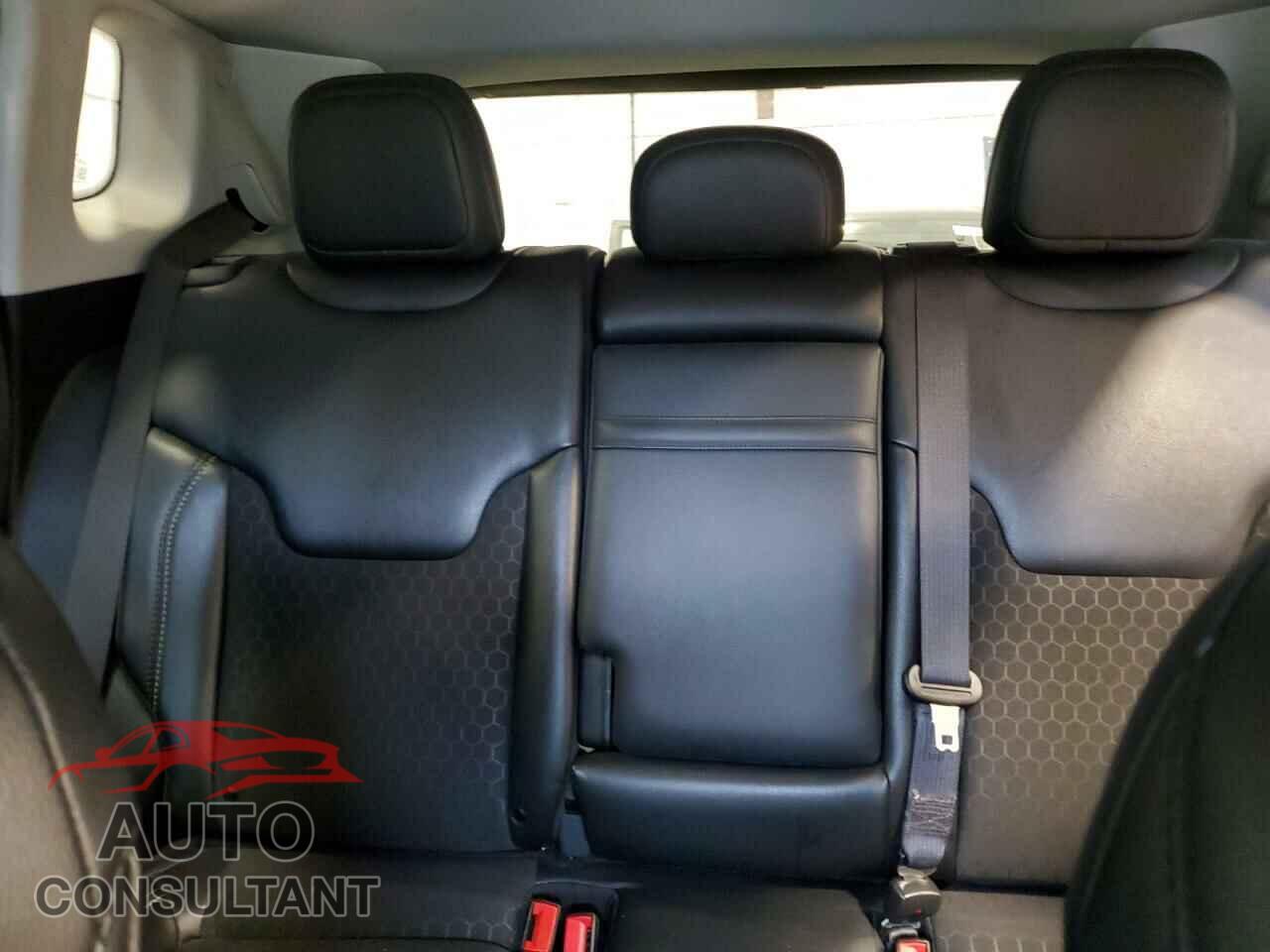 JEEP COMPASS 2019 - 3C4NJCBB7KT852015