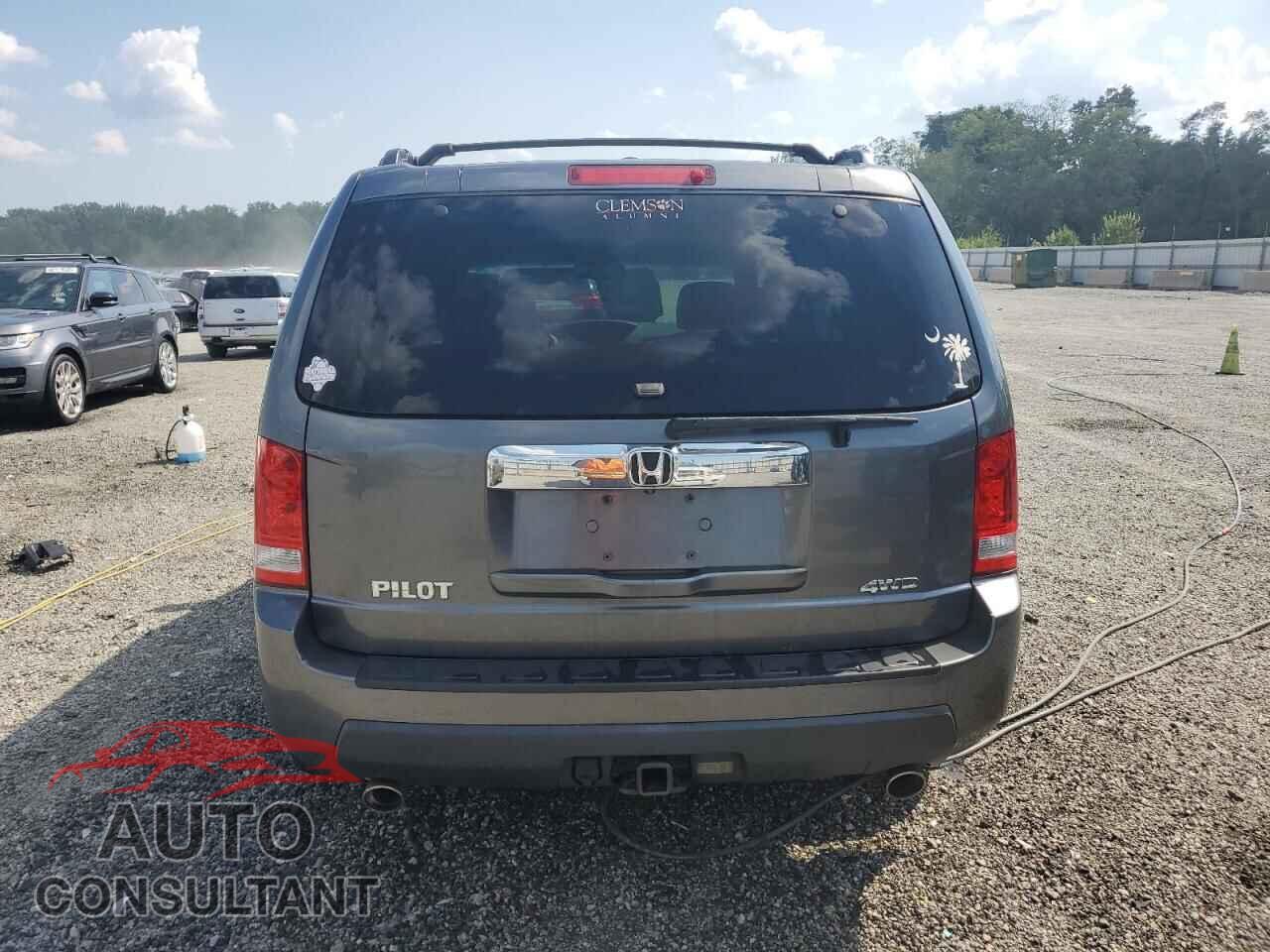 HONDA PILOT 2011 - 5FNYF4H50BB024604