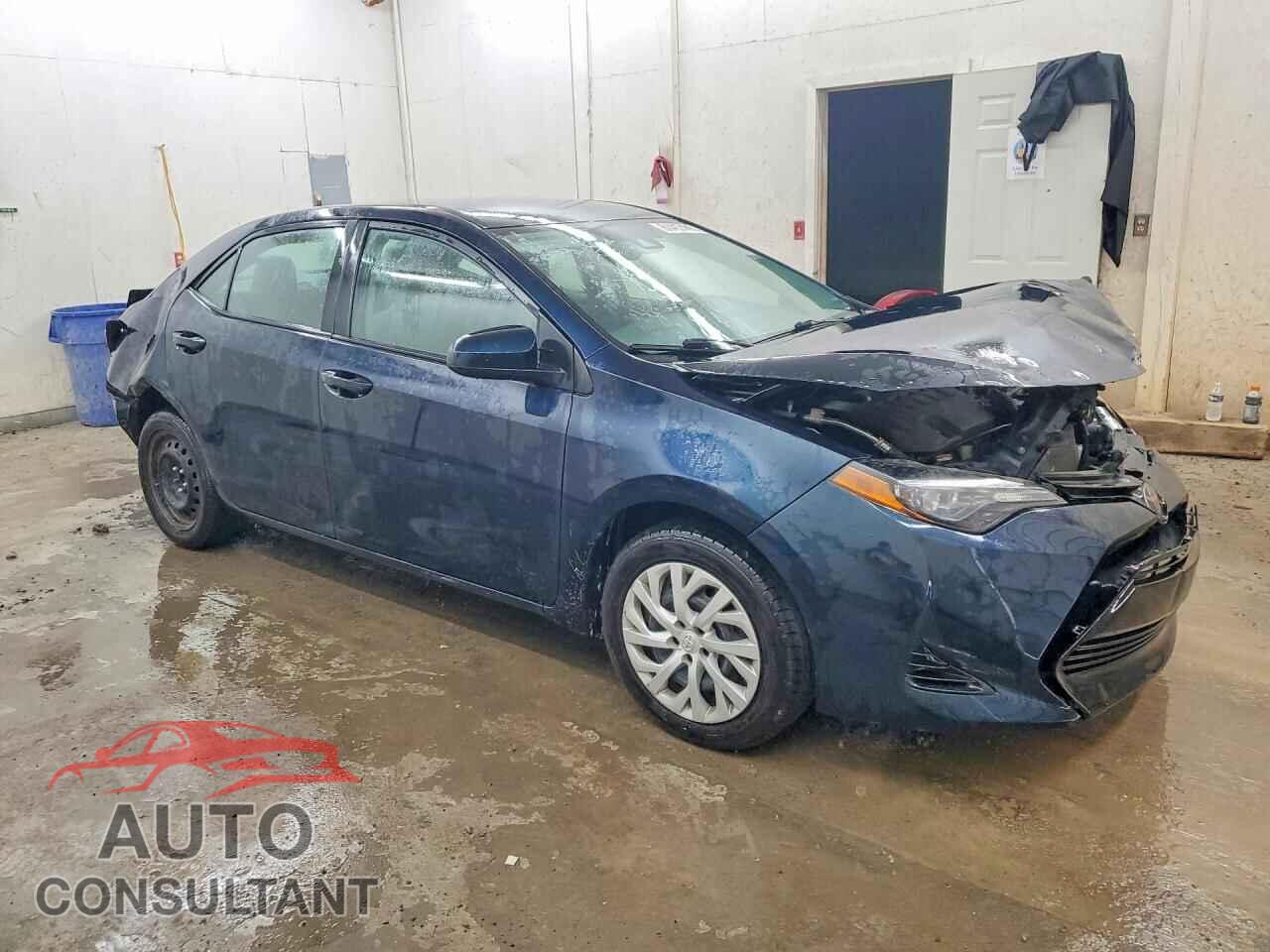 TOYOTA COROLLA 2018 - 5YFBURHE8JP847177