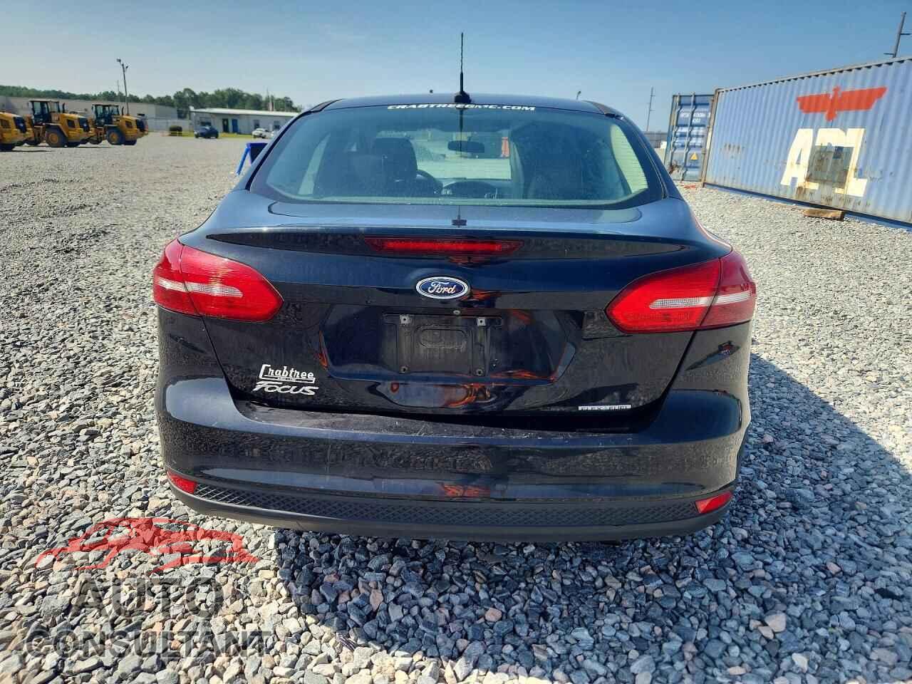 FORD FOCUS 2015 - 1FADP3E28FL355942