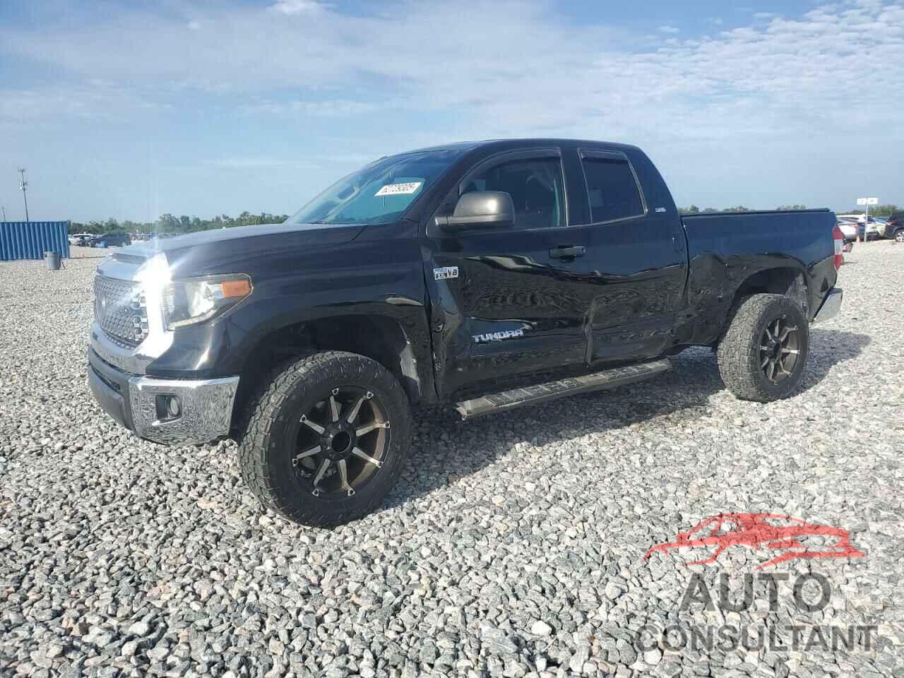 TOYOTA TUNDRA 2018 - 5TFUW5F15JX735627