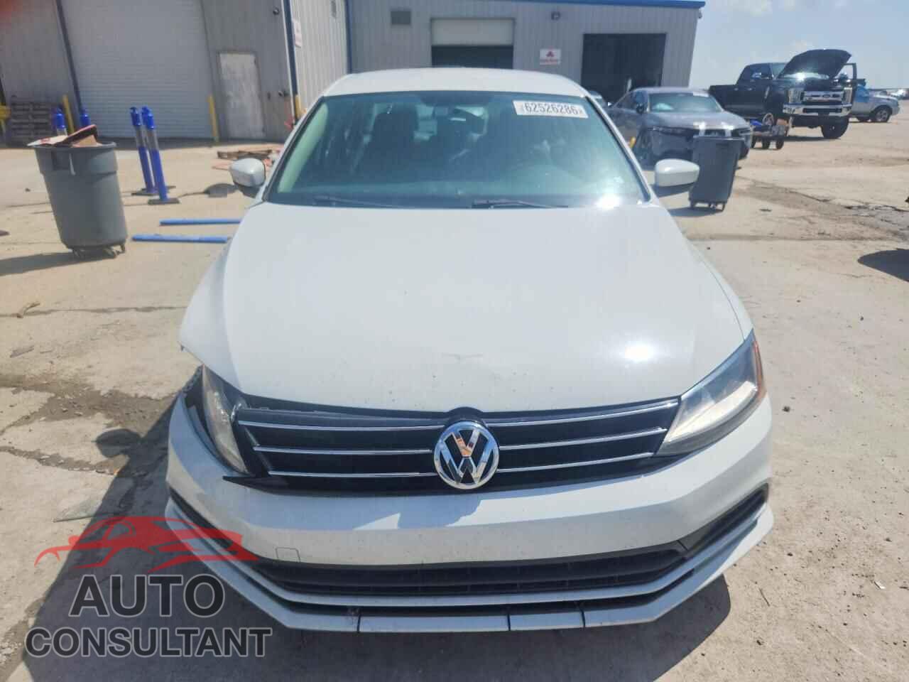 VOLKSWAGEN JETTA 2017 - 3VW2B7AJ7HM290309